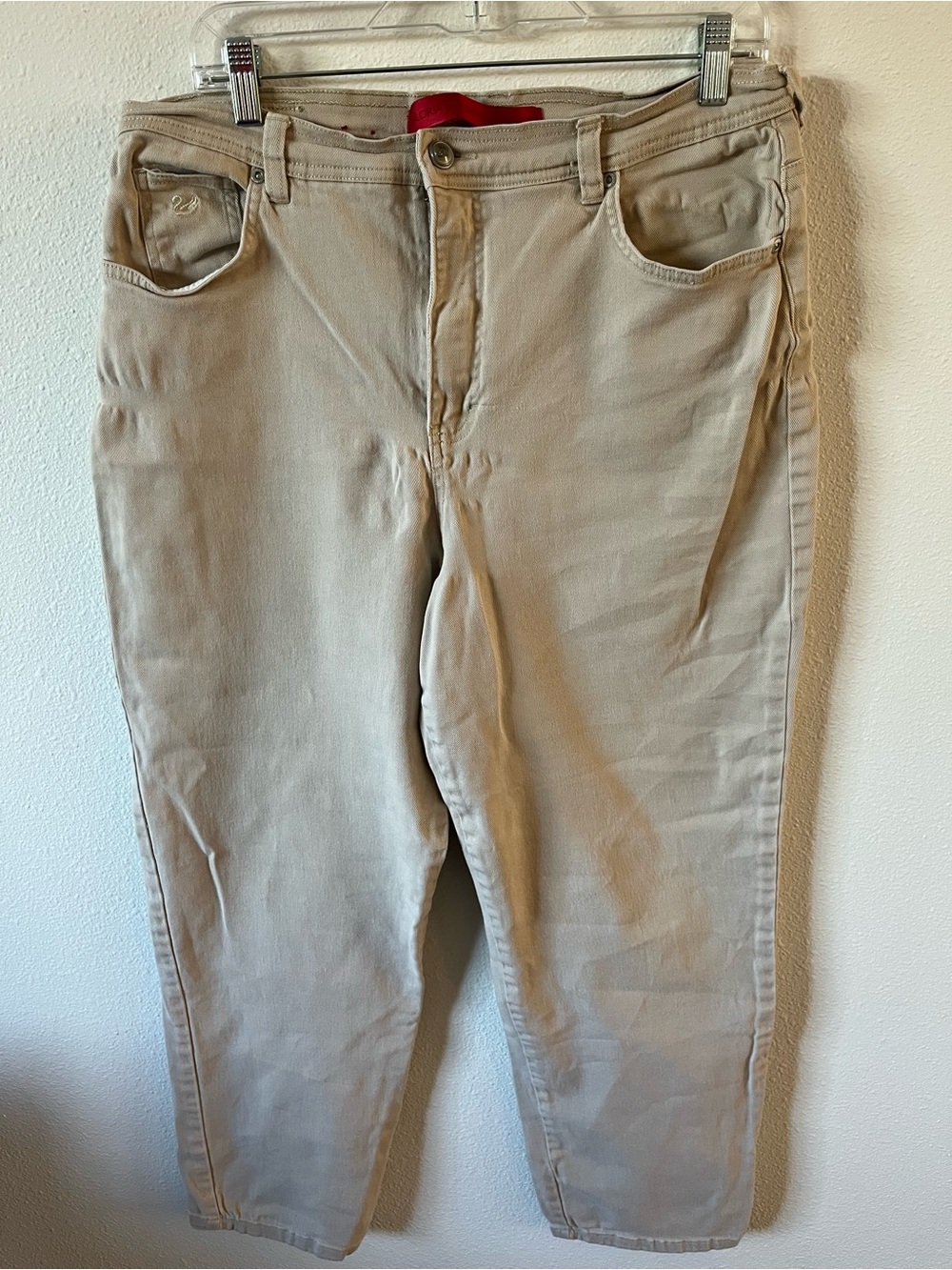 Gloria Vanderbilt Women's Cropped Pants in Light Tan